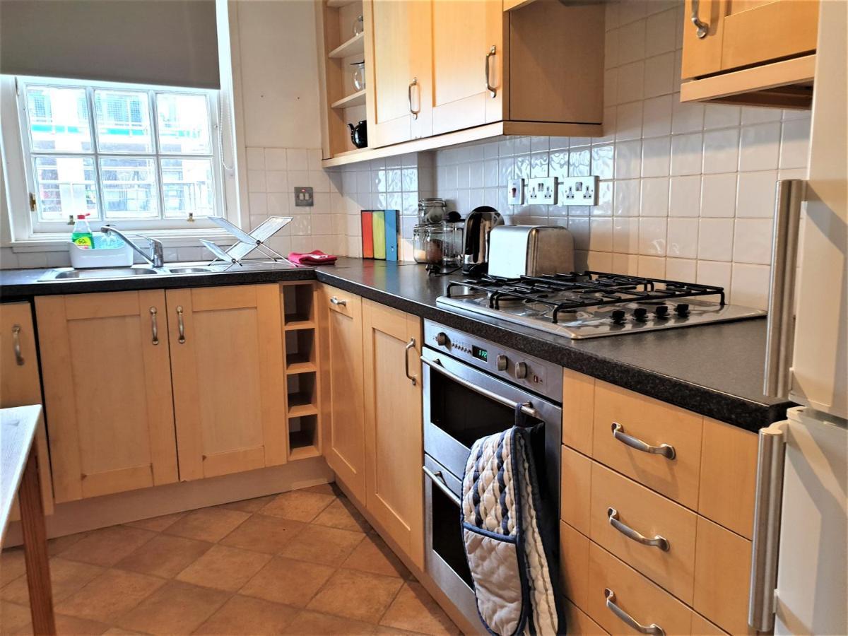 Canongate - Spacious And Historic 2 Bed Flat On Royal Mile Edinburgh Kültér fotó