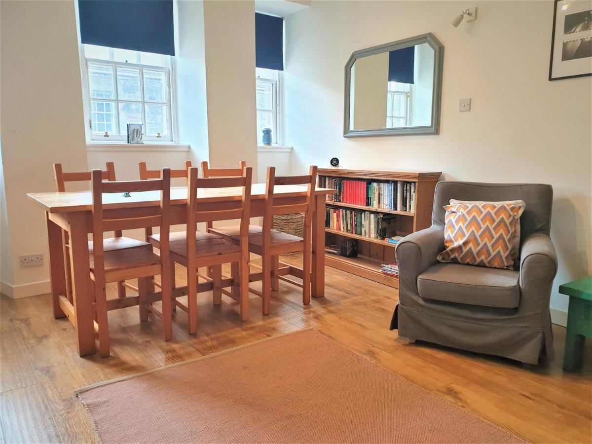 Canongate - Spacious And Historic 2 Bed Flat On Royal Mile Edinburgh Kültér fotó